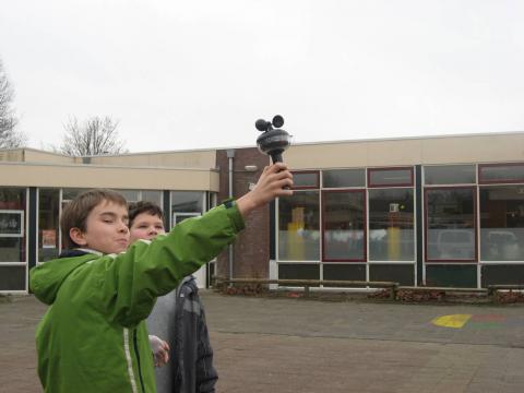 Hoe hard waait het? Meet het met een windmeter.